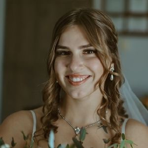 Meet your Posher, Chloe